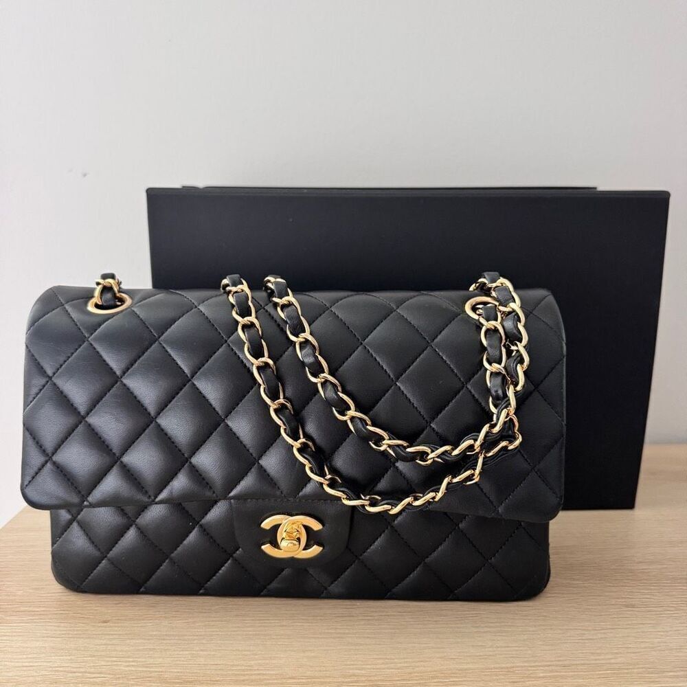 Chanel Classic Double Flap Medium Quilted Lambskin Black with Gold Hardware - Picture 4 of 15